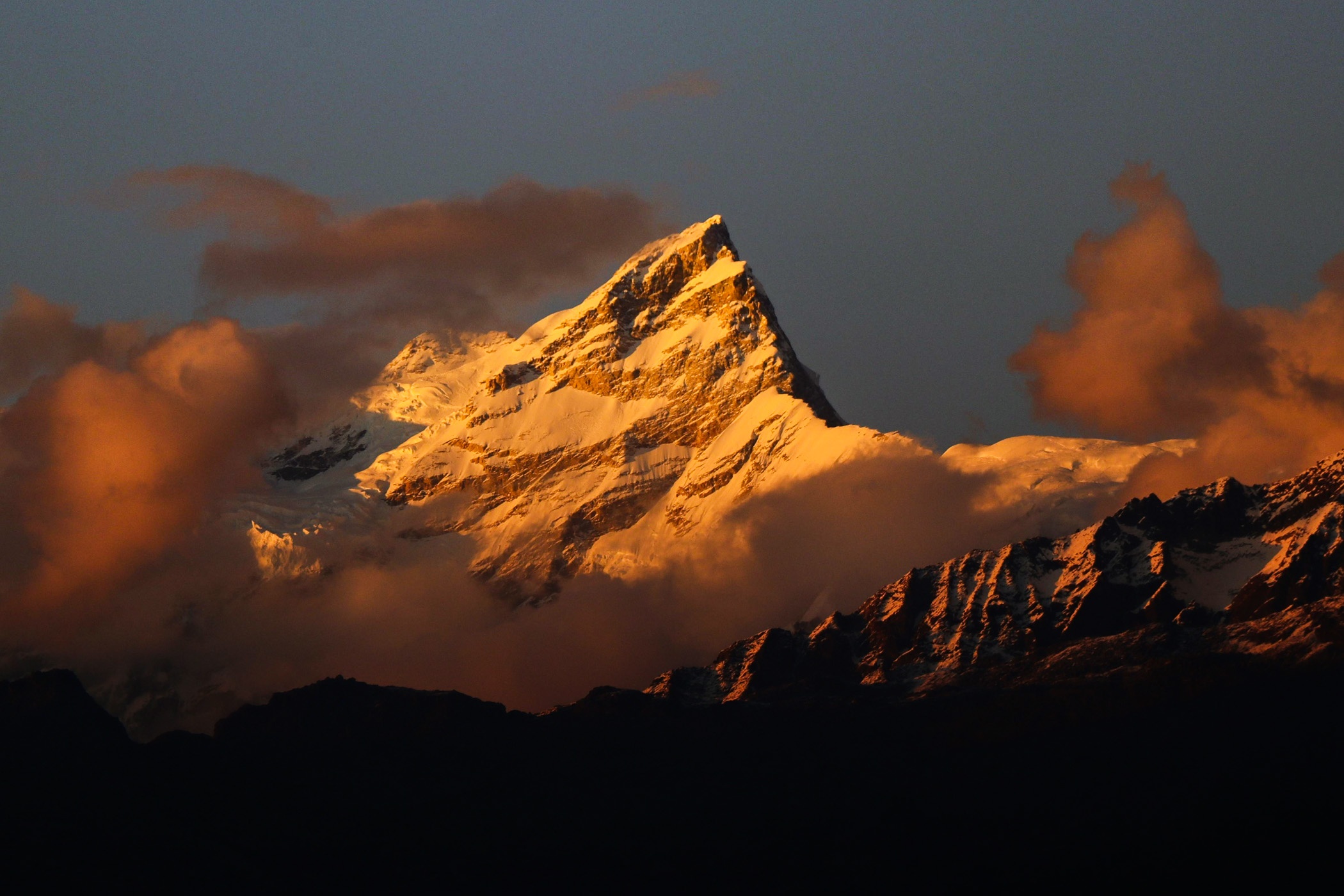 Sap co ngon nui cao hon ca Everest? hinh anh