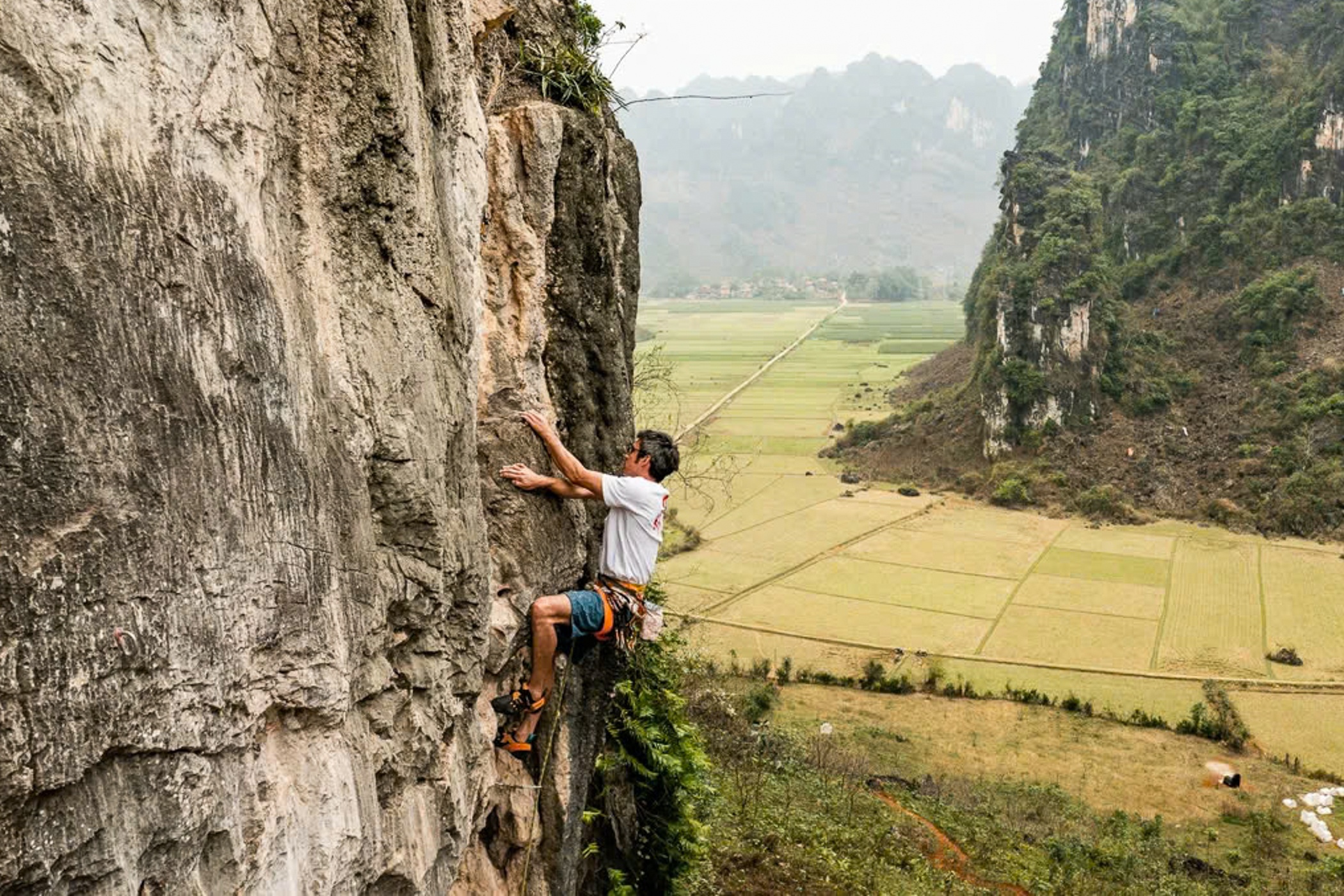 Viet Nam lot top 5 diem leo nui dep nhat Dong Nam A hinh anh