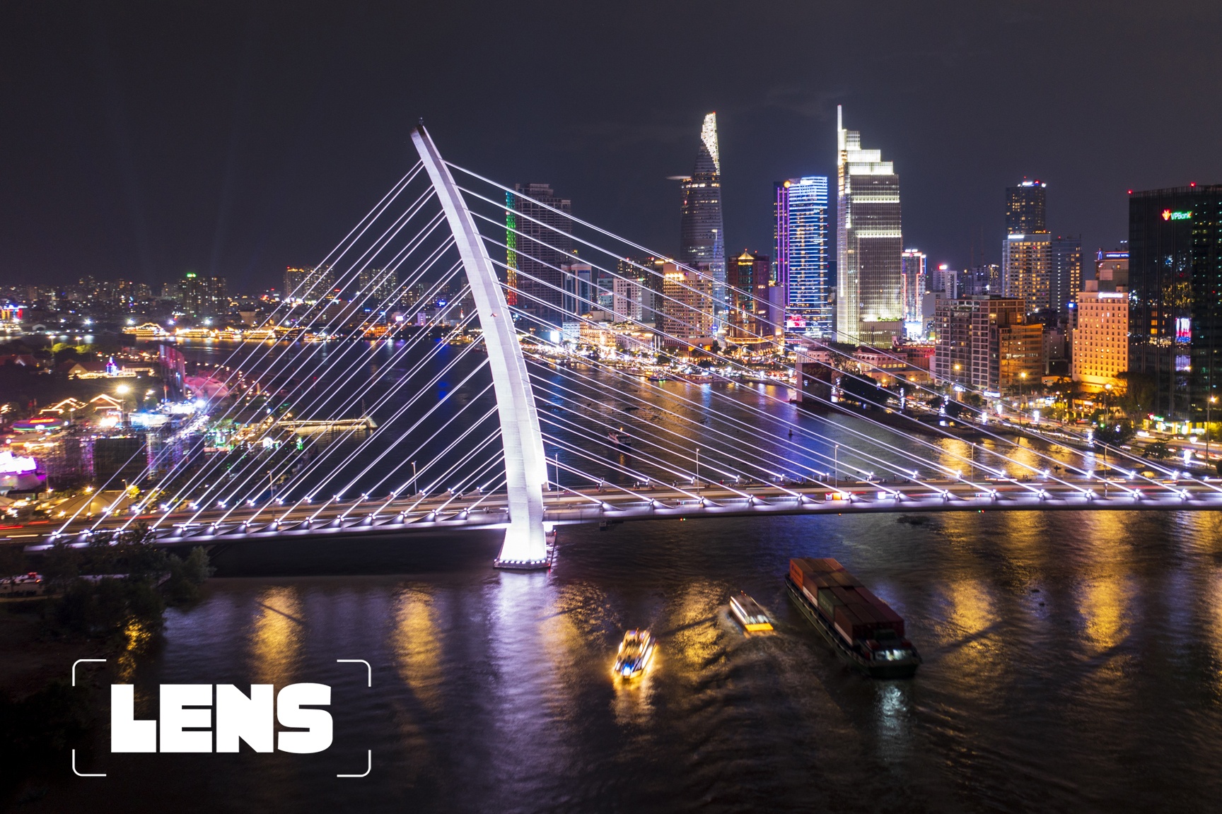 Du lich TP.HCM co gi de 'len may' qua nam Rong, vao nam Ran? hinh anh