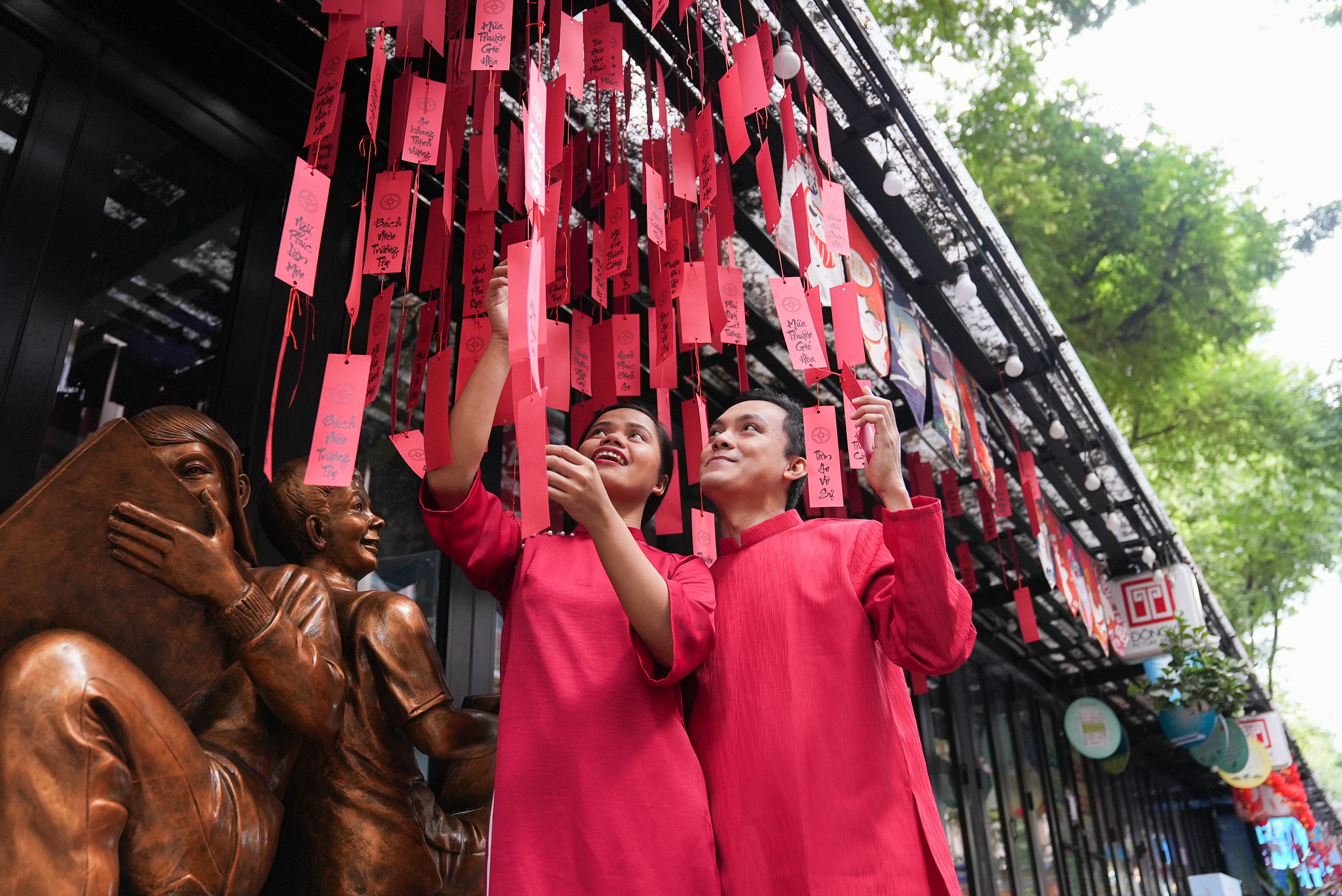 Khách Tây chơi Tết ảnh 4 Khach Tay choi Tet anh 4