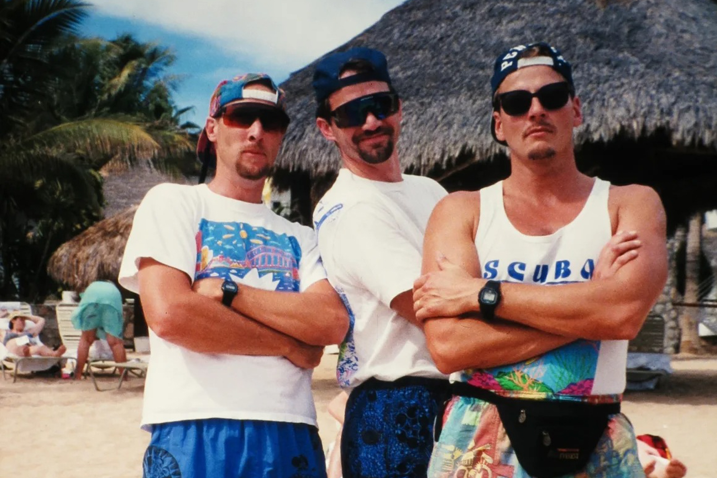 Buc anh du lich 30 nam cua 3 nguoi dan ong gay sot tai My hinh anh