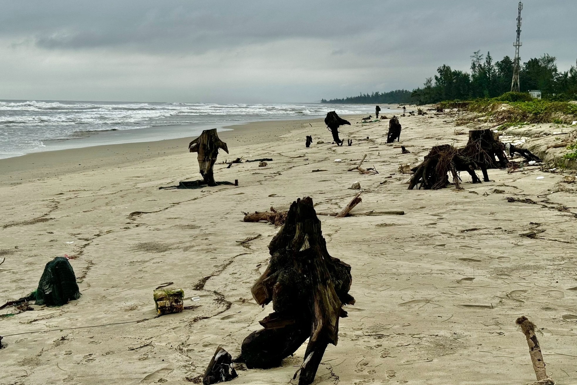 Nguy co 'xoa so' bai bien dep nhat Quang Ngai hinh anh