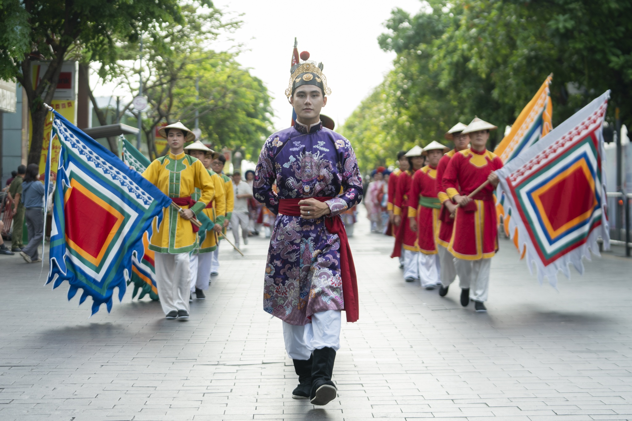 Le hoi Ao dai 2025 anh 2