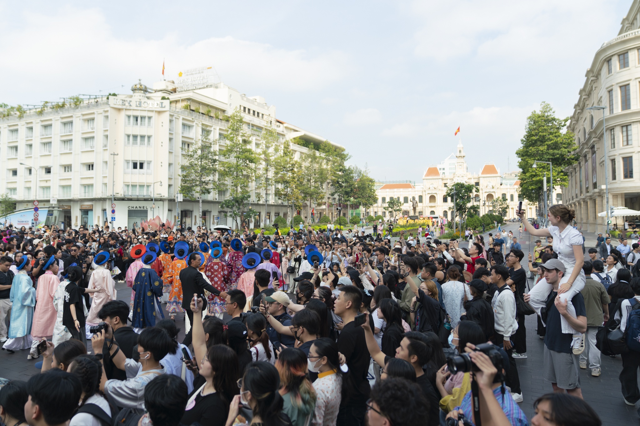 Le hoi Ao dai 2025 anh 5