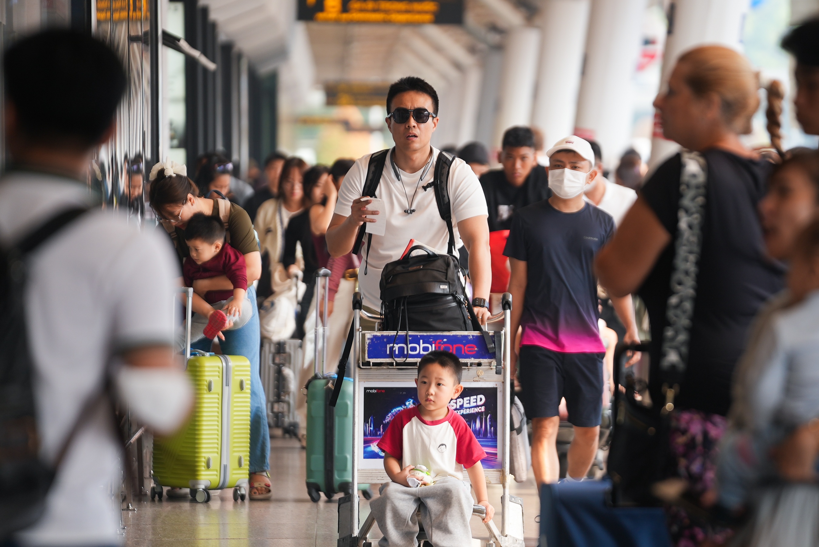 Khach Viet di dau khi Gio To Hung Vuong nghi den 3 ngay? hinh anh