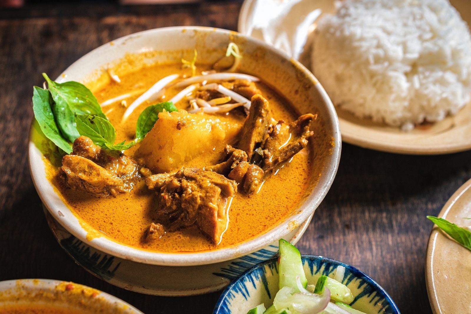 Bo kho, thang co, ca ri Viet lot top mon ham ngon nhat Dong Nam A hinh anh