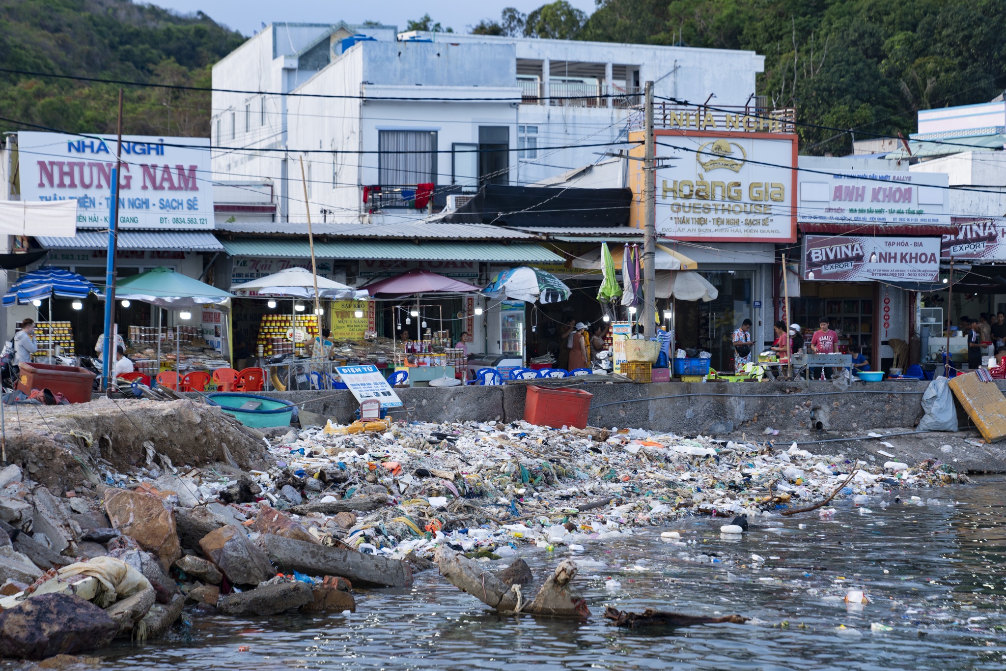 Nam Du mat diem hinh anh