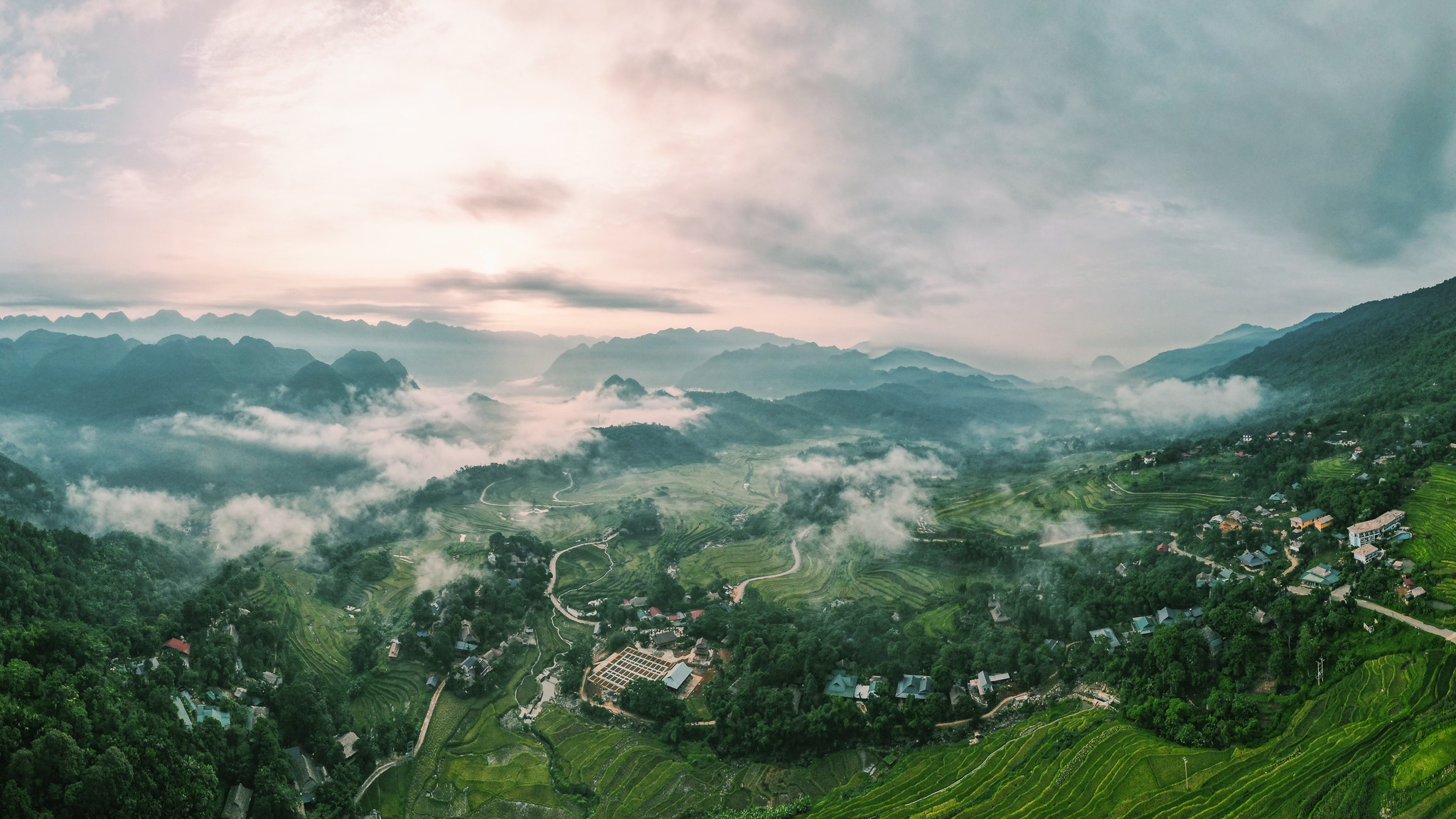 Hang chuc nghin nguoi xem livestream canh 'thien duong' o Thanh Hoa hinh anh