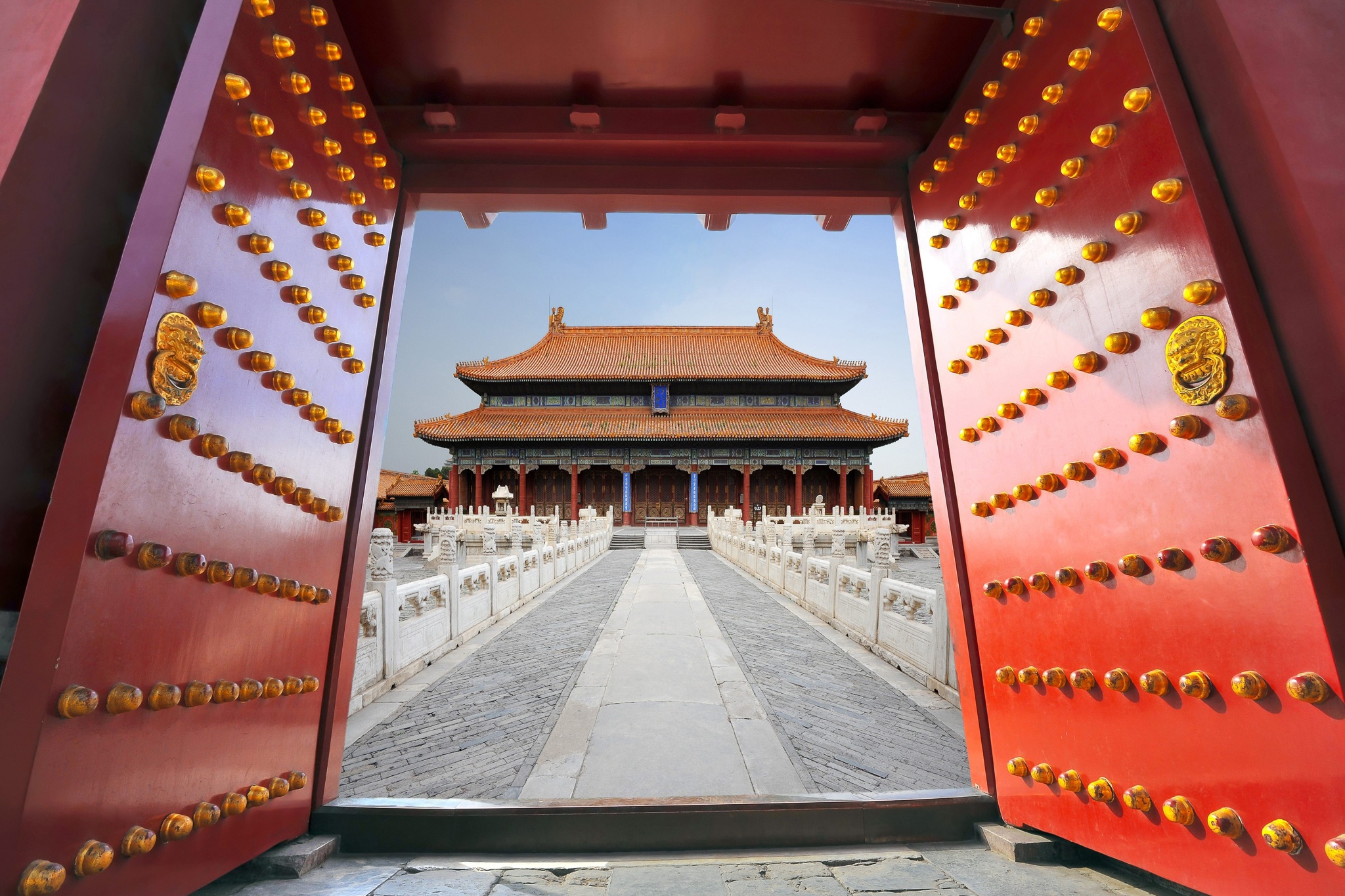 Bi mat dang sau 81 chiec dinh tren cong Tu Cam Thanh hinh anh