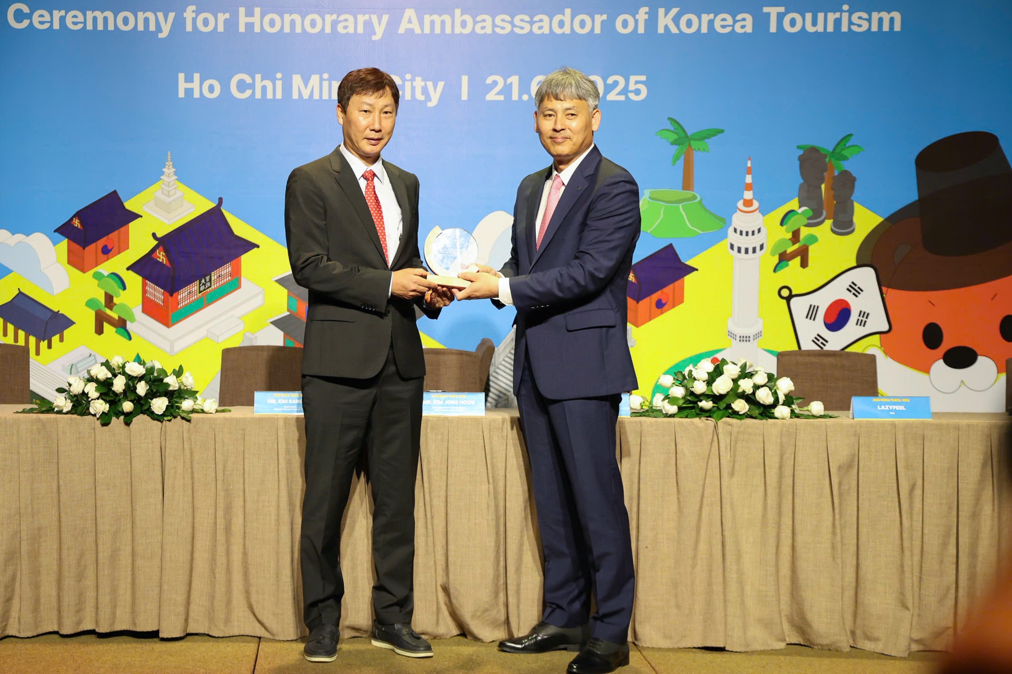 HLV Kim Sang Sik lam dai su du lich tai Viet Nam hinh anh