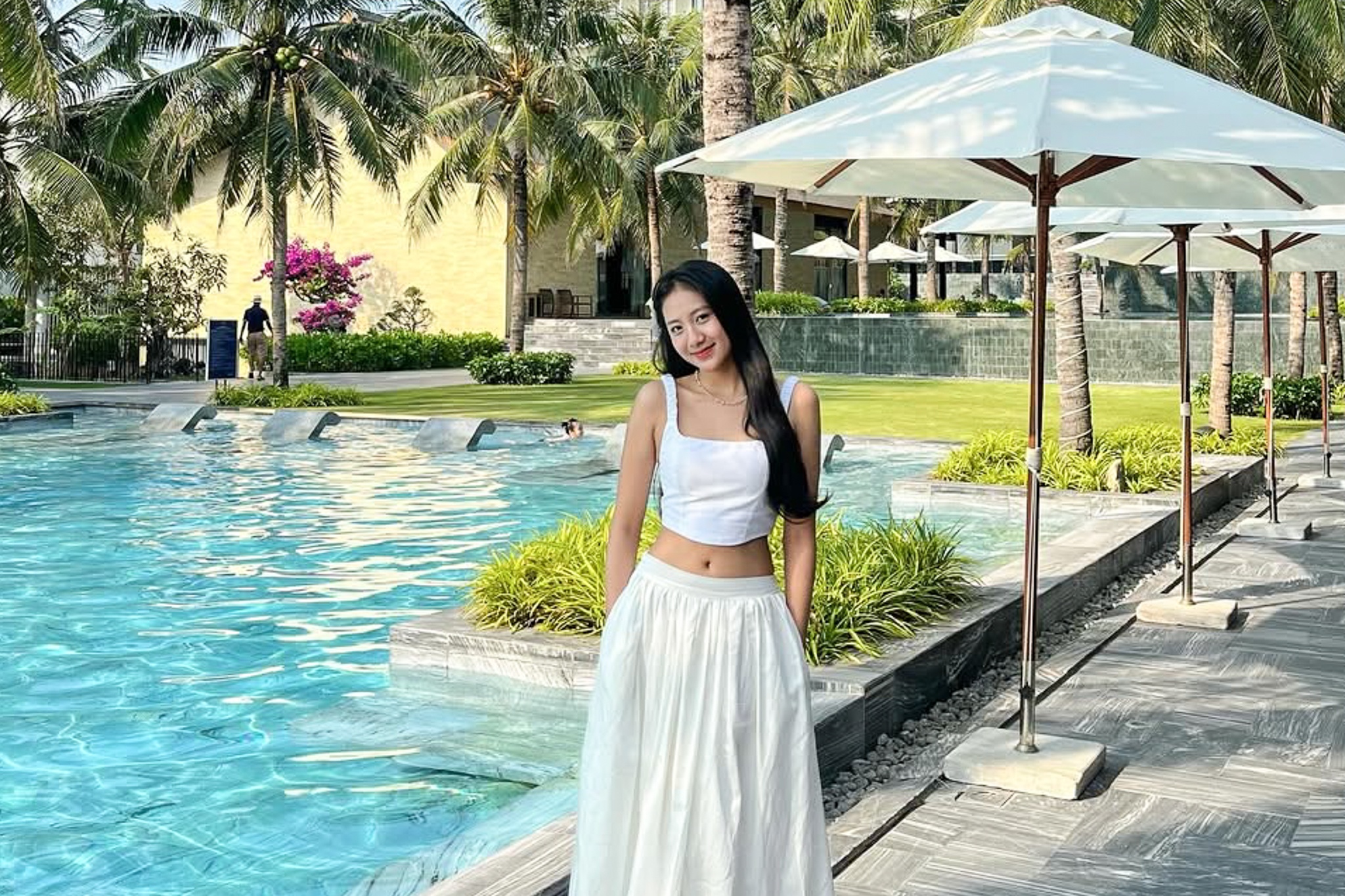 Tan Hoa hau Viet Nam trong loat anh 'lang xe' du lich Phu Yen hinh anh