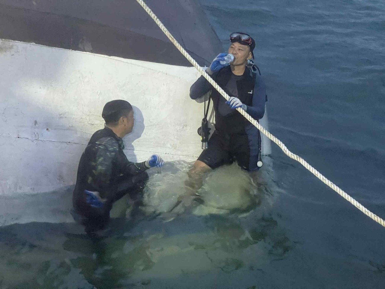 Lat tau vinh Ha Long anh 3