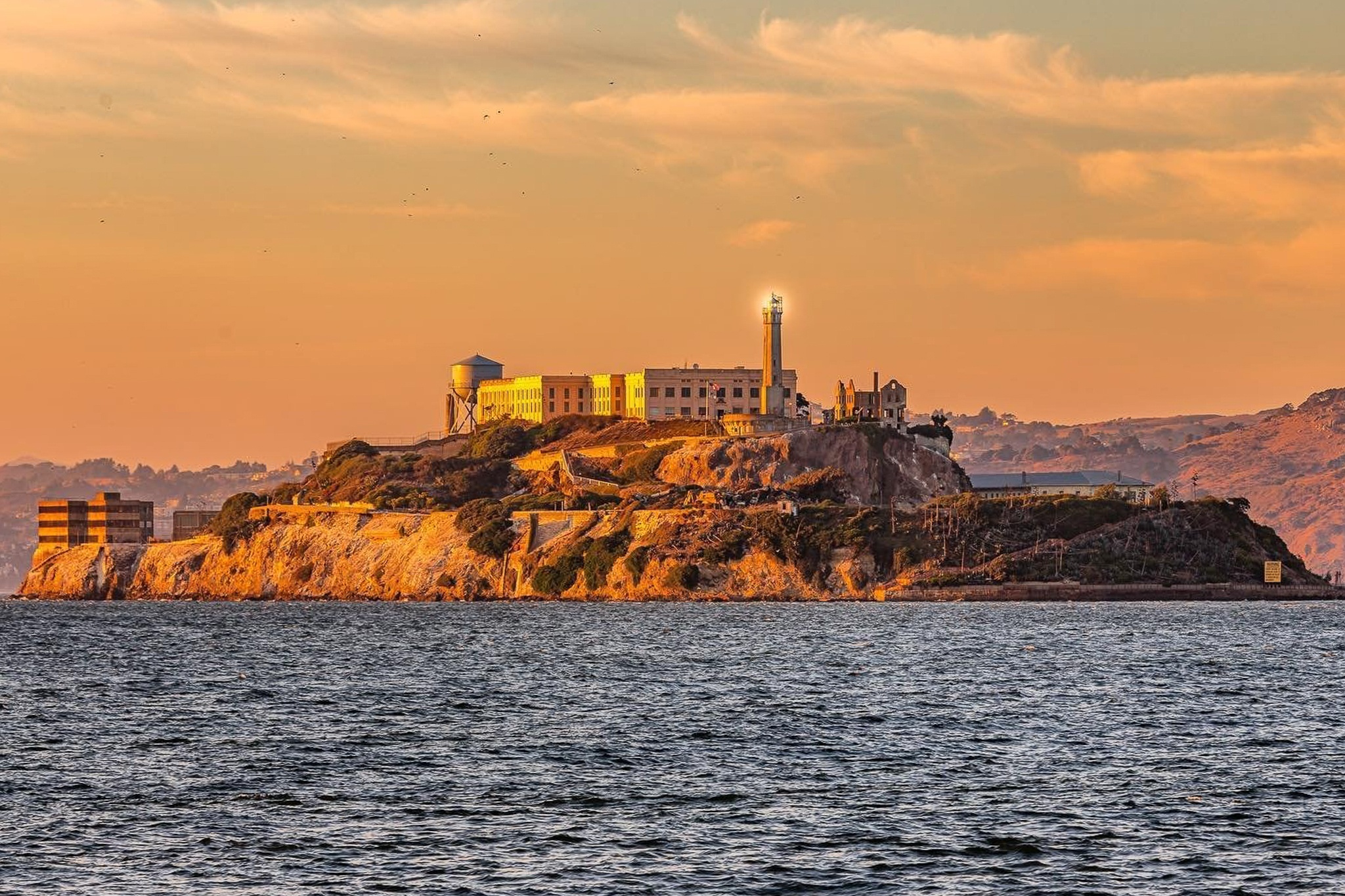 Ben trong hon dao du lich ong Trump muon mo nha tu hinh anh