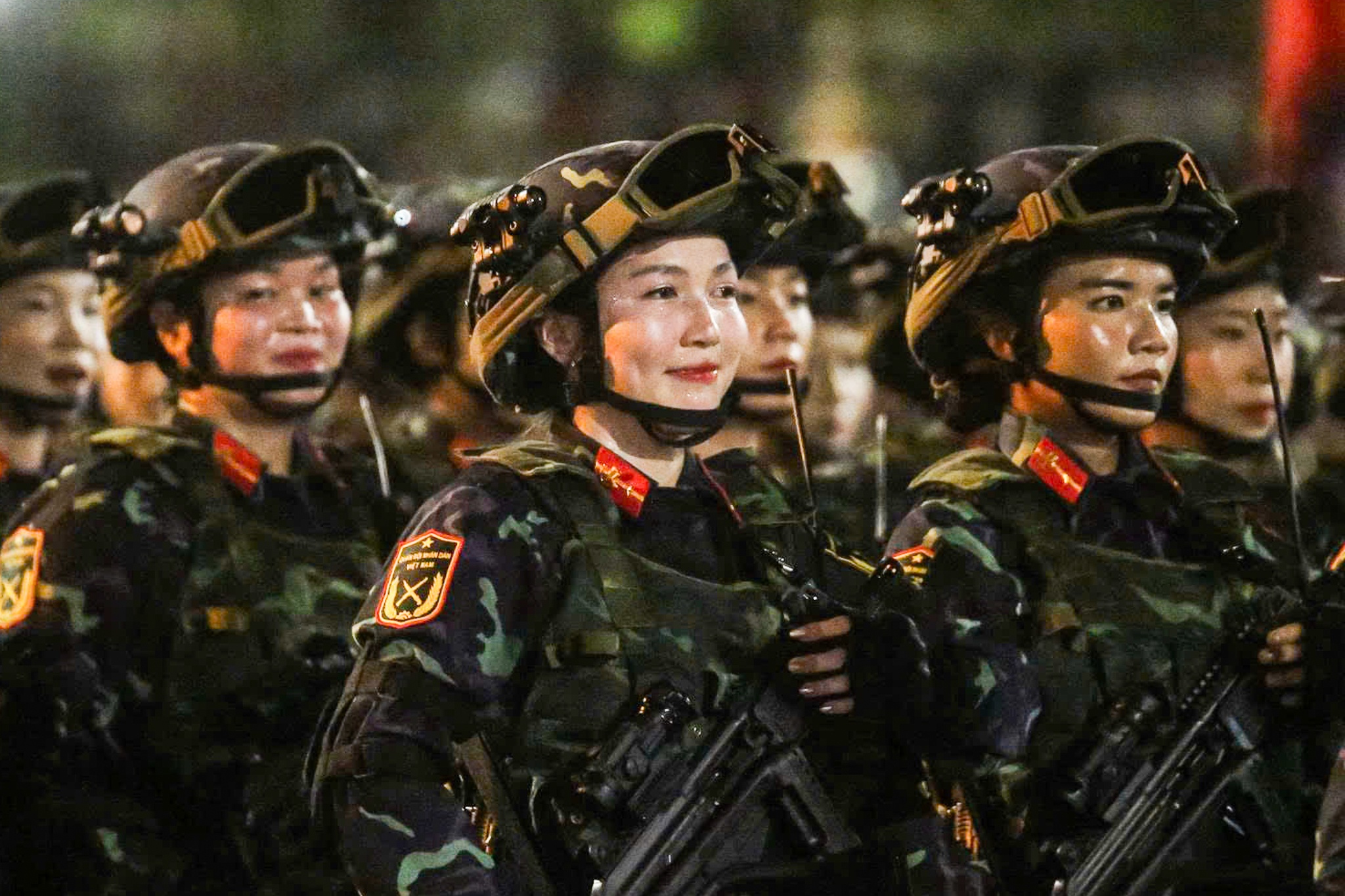 9 khoi nu rang ro 'di trong long nhan dan' vao dem hop luyen dau tien hinh anh