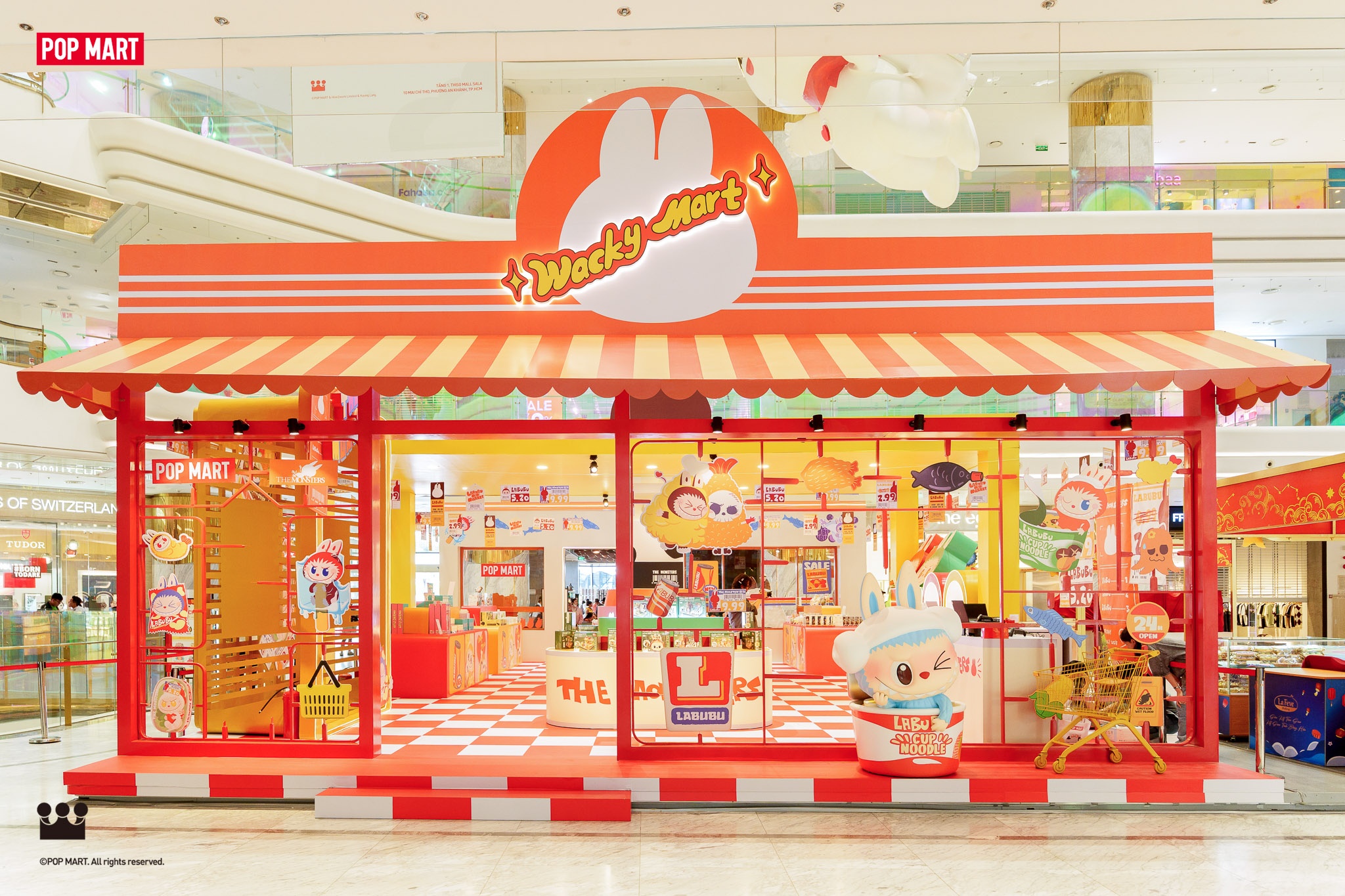Toàn cảnh sự kiện The Monsters Wacky Mart Pop-Up Shop.