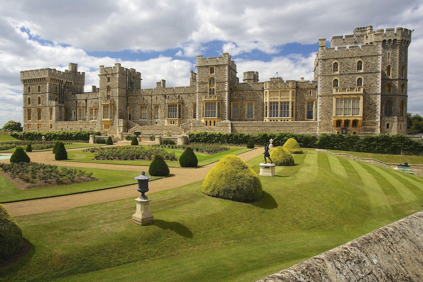 Can canh lau dai noi ong Trump duoc tiep don o Anh hinh anh