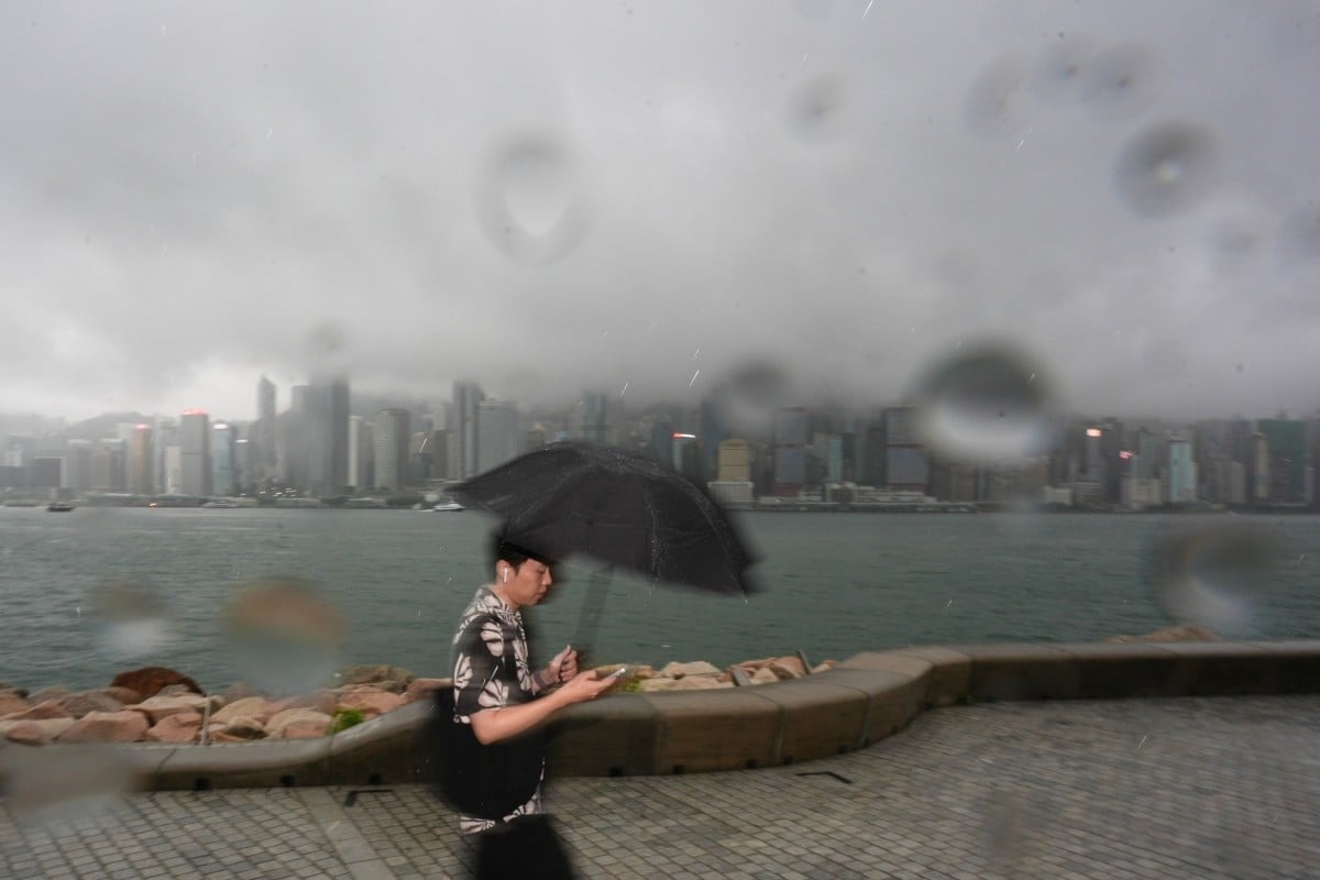 San bay Hong Kong dong cua lau nhat lich su vi bao Ragasa hinh anh