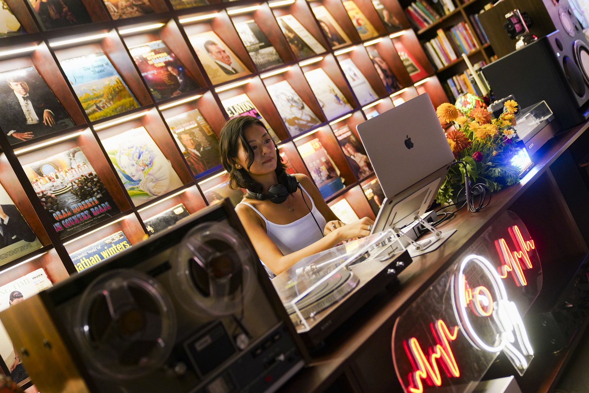 Quan ca phe DJ o TP.HCM hinh anh