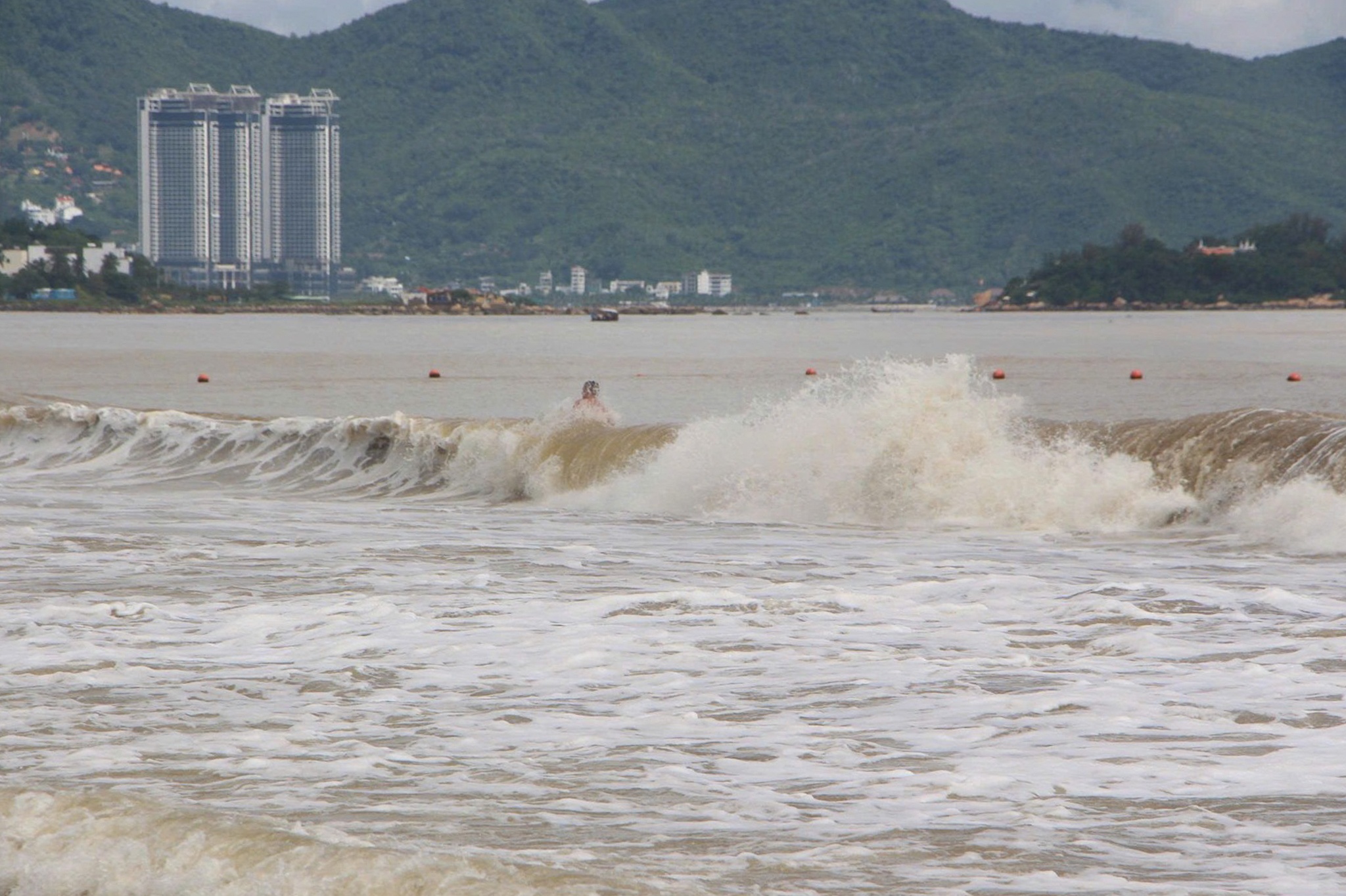 Cấm tắm biển Nha Trang ảnh 9 Cam tam bien Nha Trang anh 9