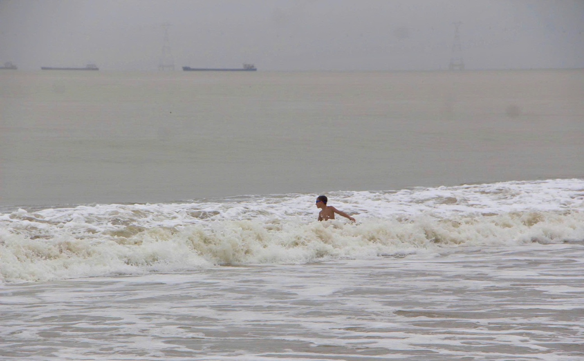 Cấm tắm biển Nha Trang ảnh 6 Cam tam bien Nha Trang anh 6