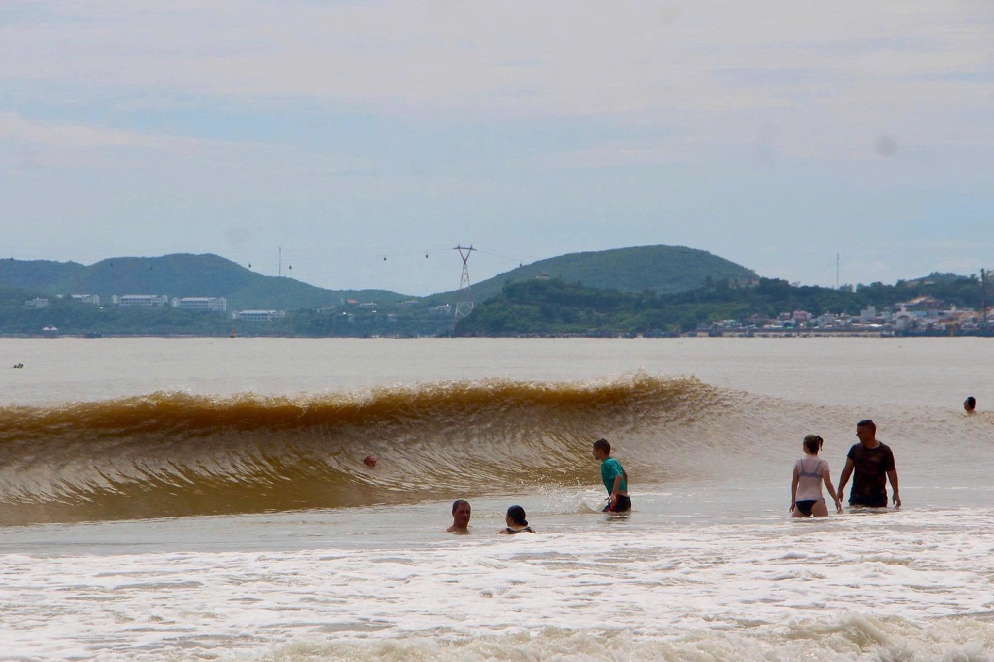 Cấm tắm biển Nha Trang ảnh 1 Cam tam bien Nha Trang anh 1