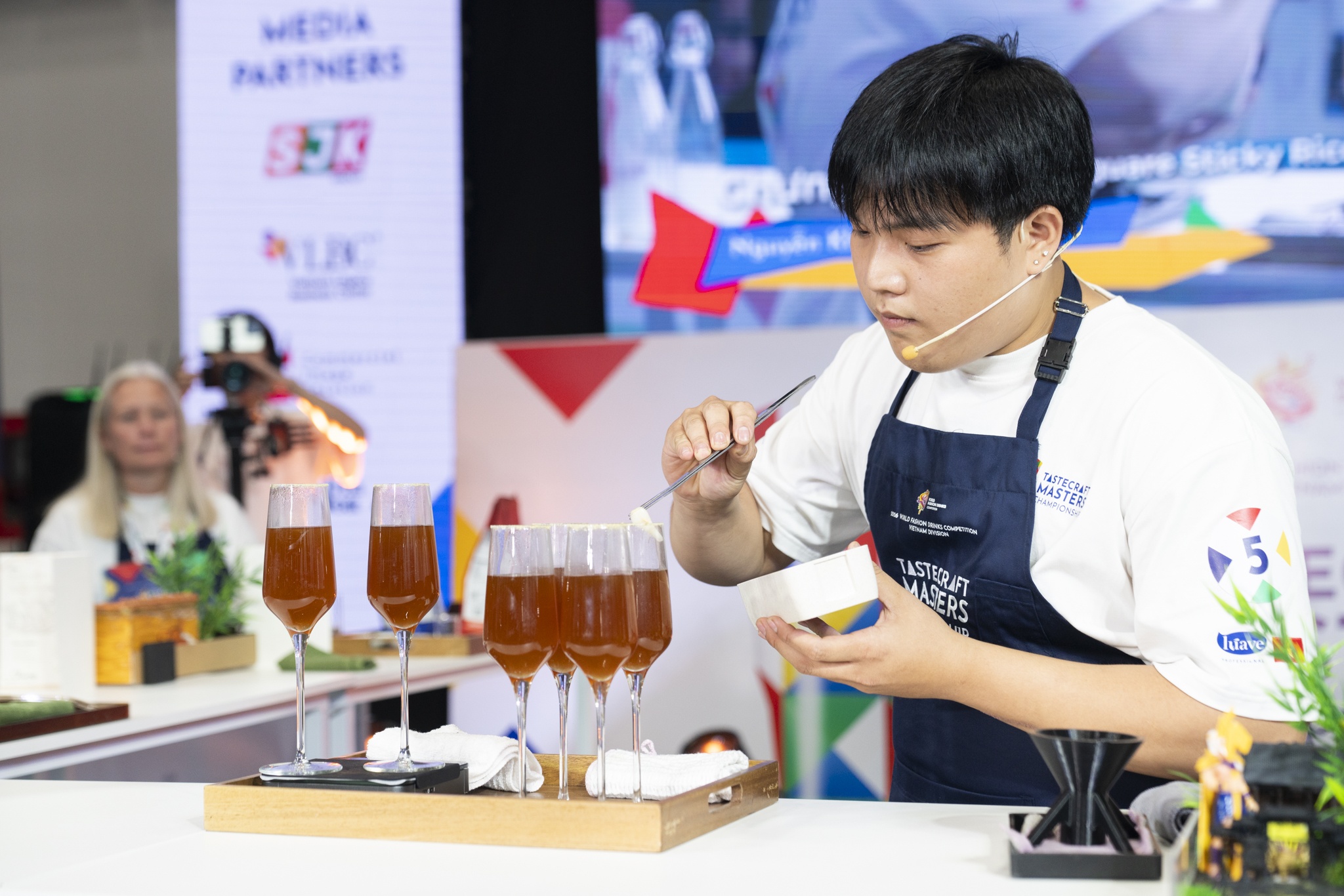 Pho, banh tet len ngoi trong cuoc thi do uong khong con Viet Nam hinh anh