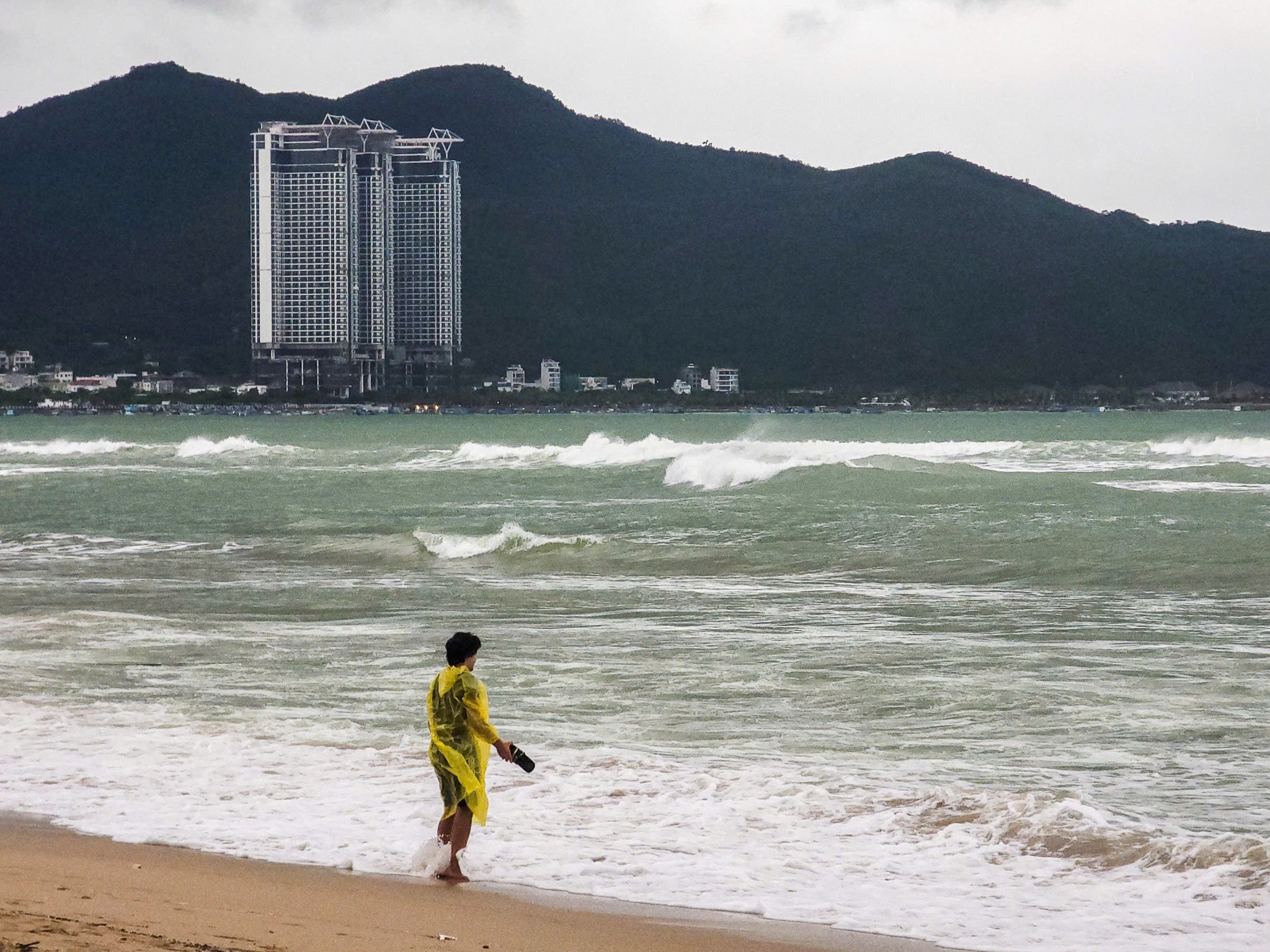 Bien Nha Trang sau lu anh 5