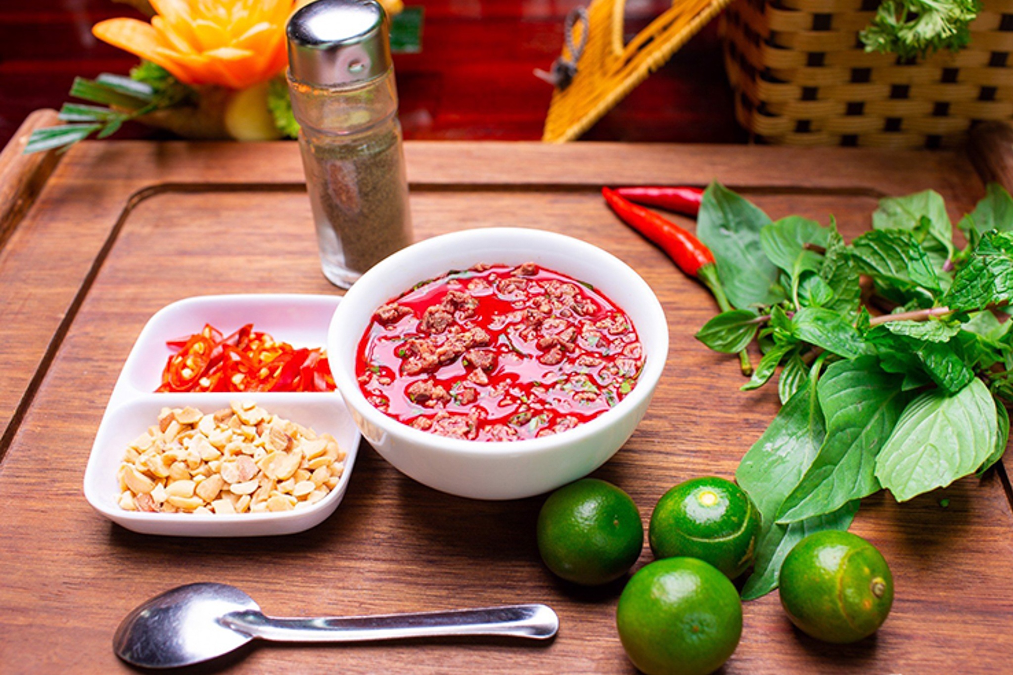 Tiet canh vit bat ngo vao top 50 mon vit ngon nhat the gioi hinh anh