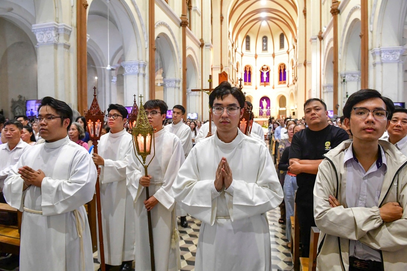 Nha tho Duc Ba anh 5