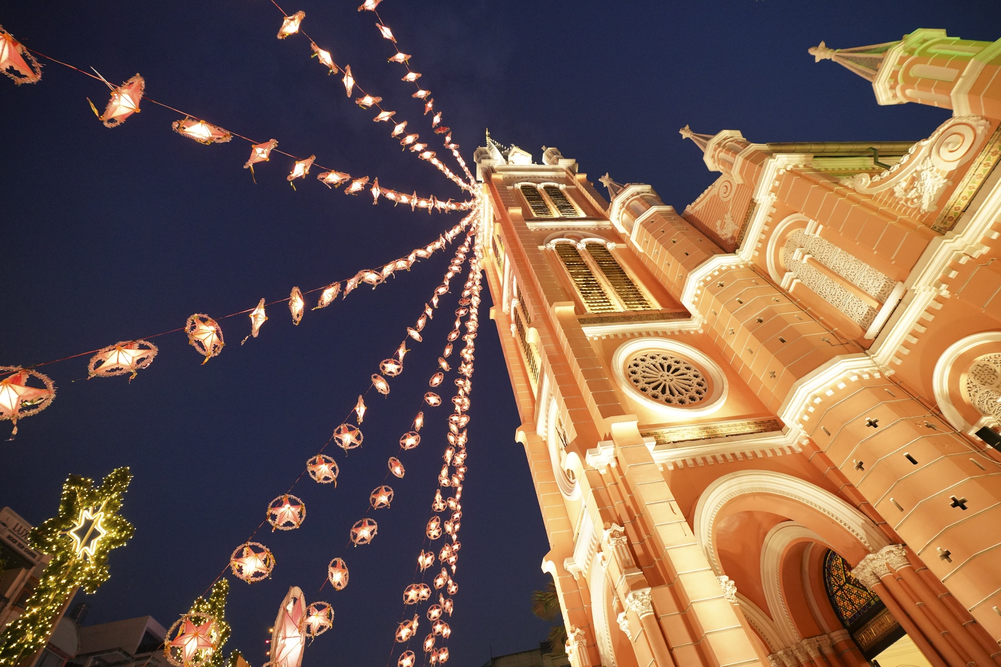 nha tho Tan Dinh anh 2