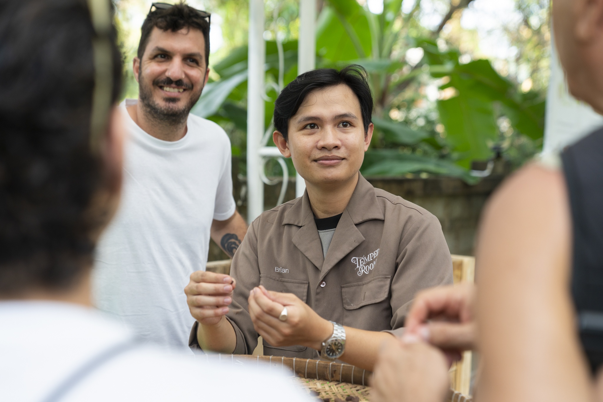 Nhung nguoi 'bo pho' ra Phu Quoc mo bar, don du khach hinh anh