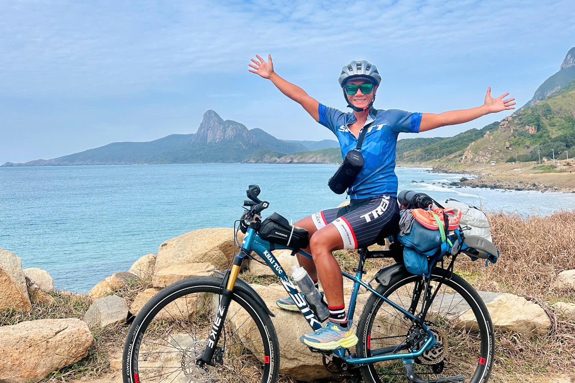 Toi sut 9,5 kg sau 100 ngay dap xe xuyen Viet hinh anh