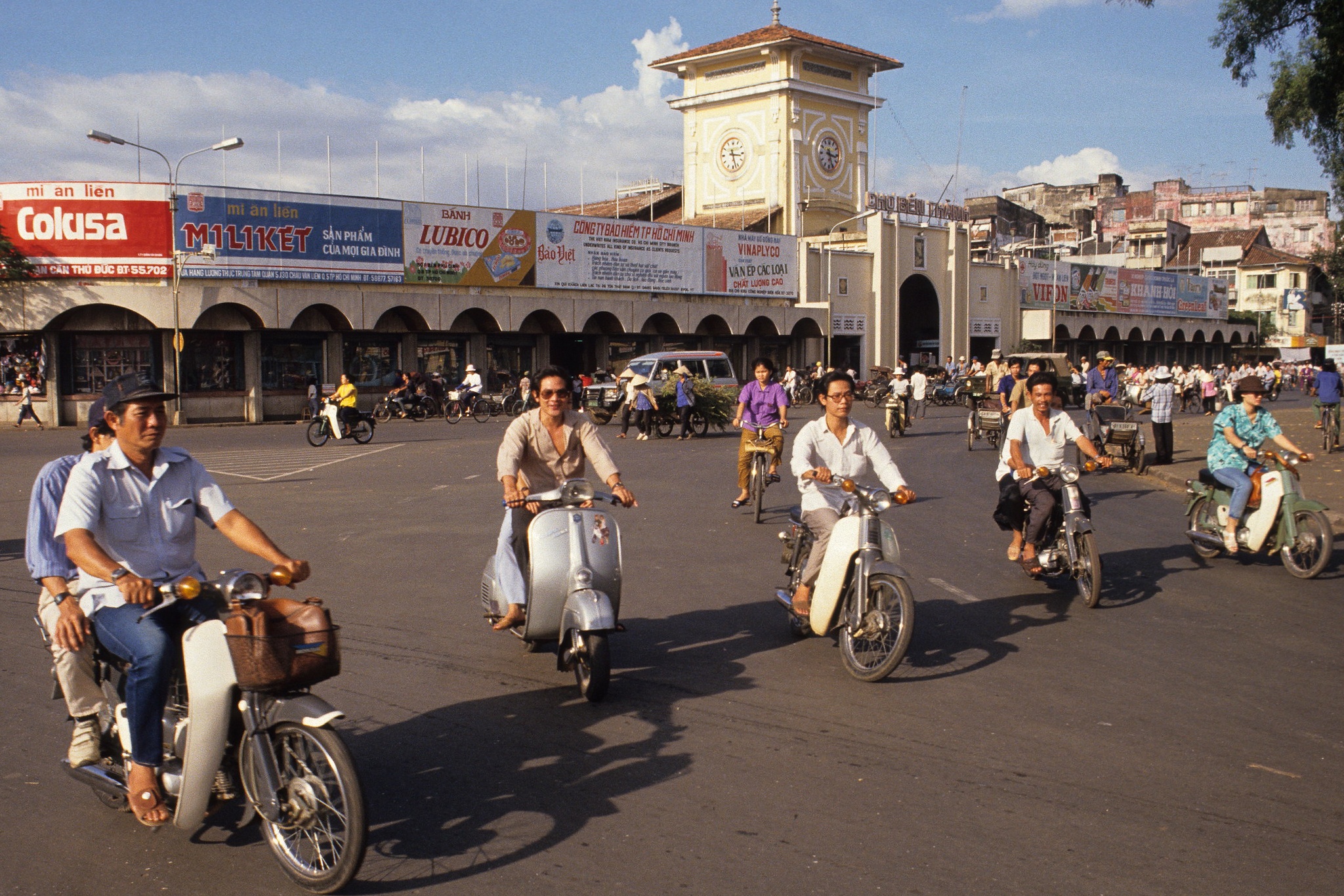 Viet Nam 35 nam truoc hinh anh