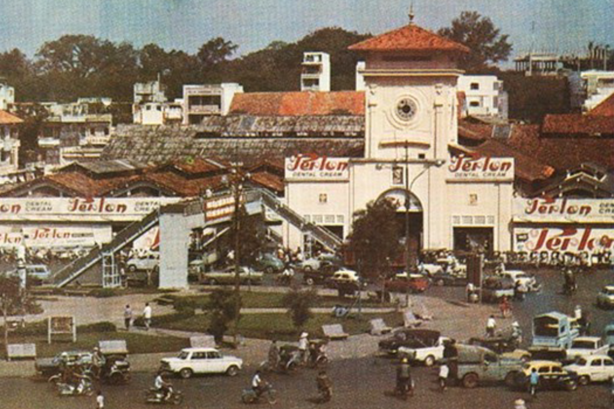 Vong xoay, cau vuot truoc cho Ben Thanh trong loat anh the ky hinh anh