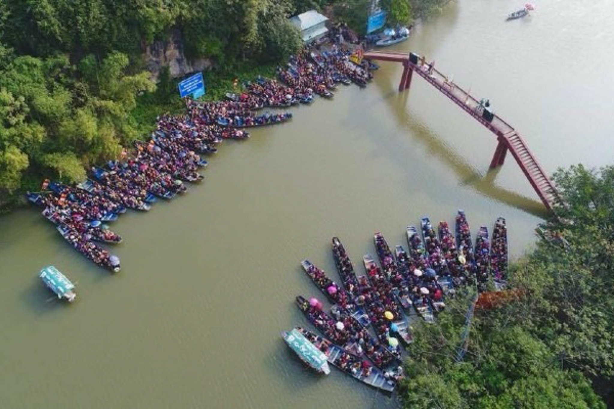 25.000 luot du khach tray hoi Chua Huong trong 2 ngay Tet hinh anh