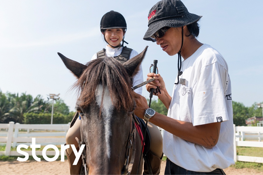 Mot ngay 'chay so' dua khach cuoi ngua, chup anh Tet o TP.HCM hinh anh