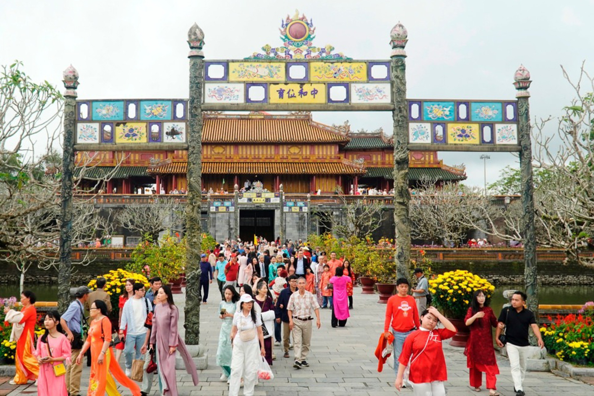 Ban sung than cong don khach 'xong dat' Dai noi Hue hinh anh