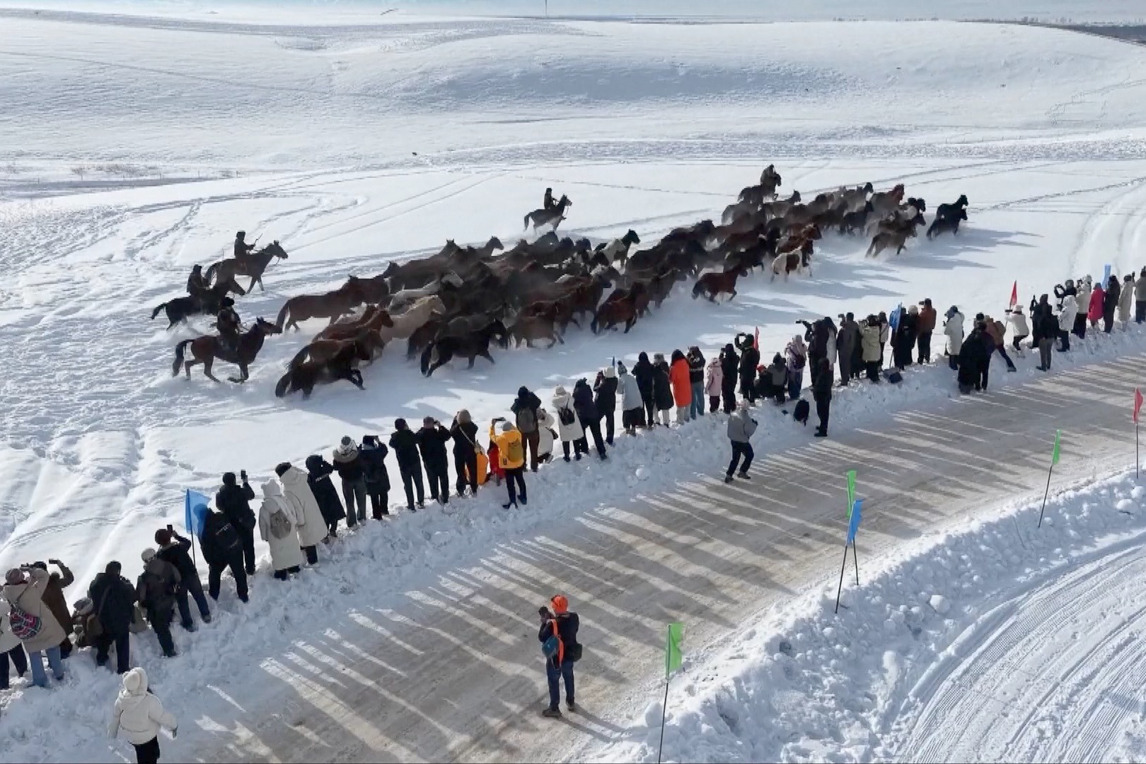 Cưỡi ngựa ảnh 3 Cuoi ngua anh 3