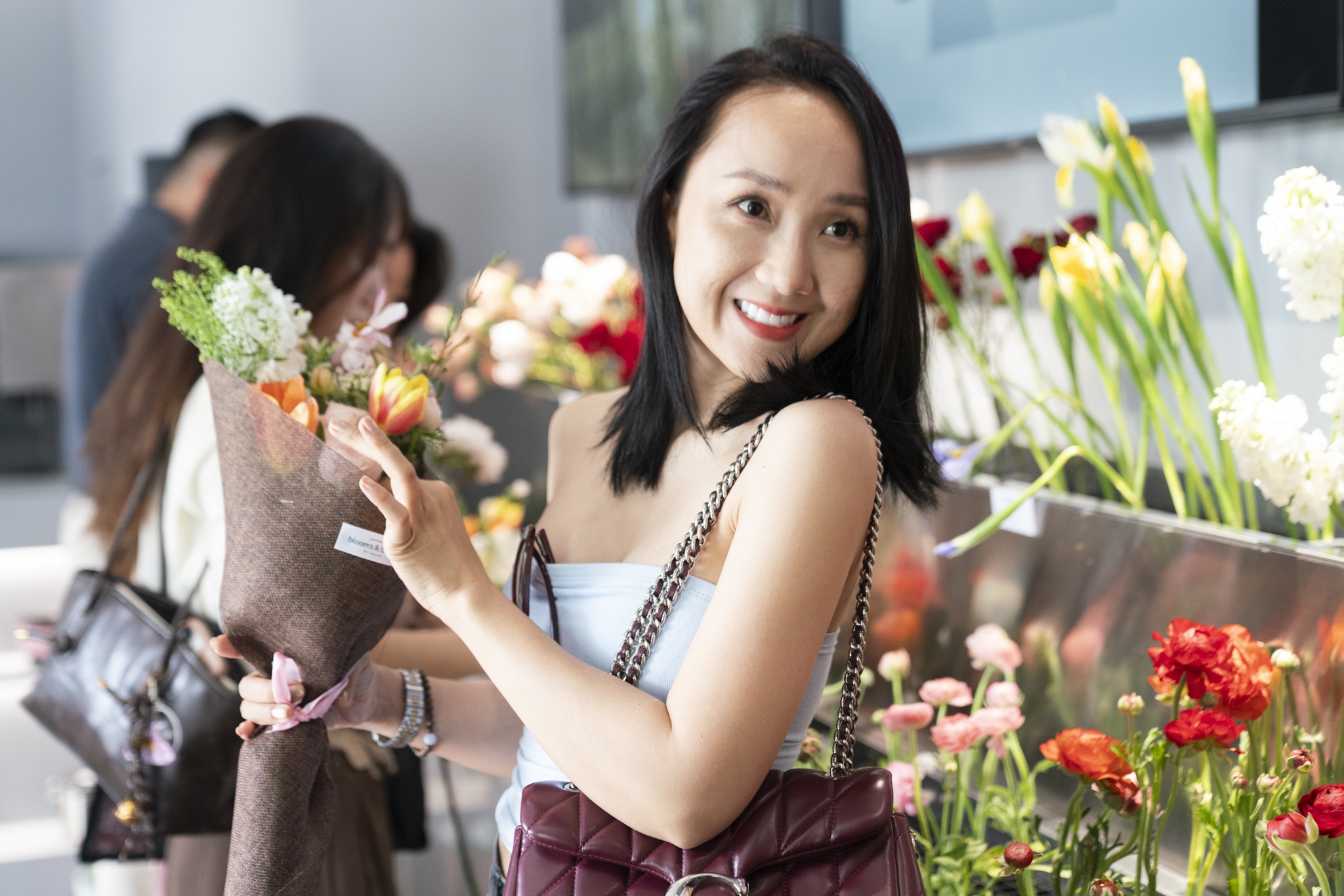 Tiem ca phe robot pha che, AI ban hoa o TP.HCM hinh anh