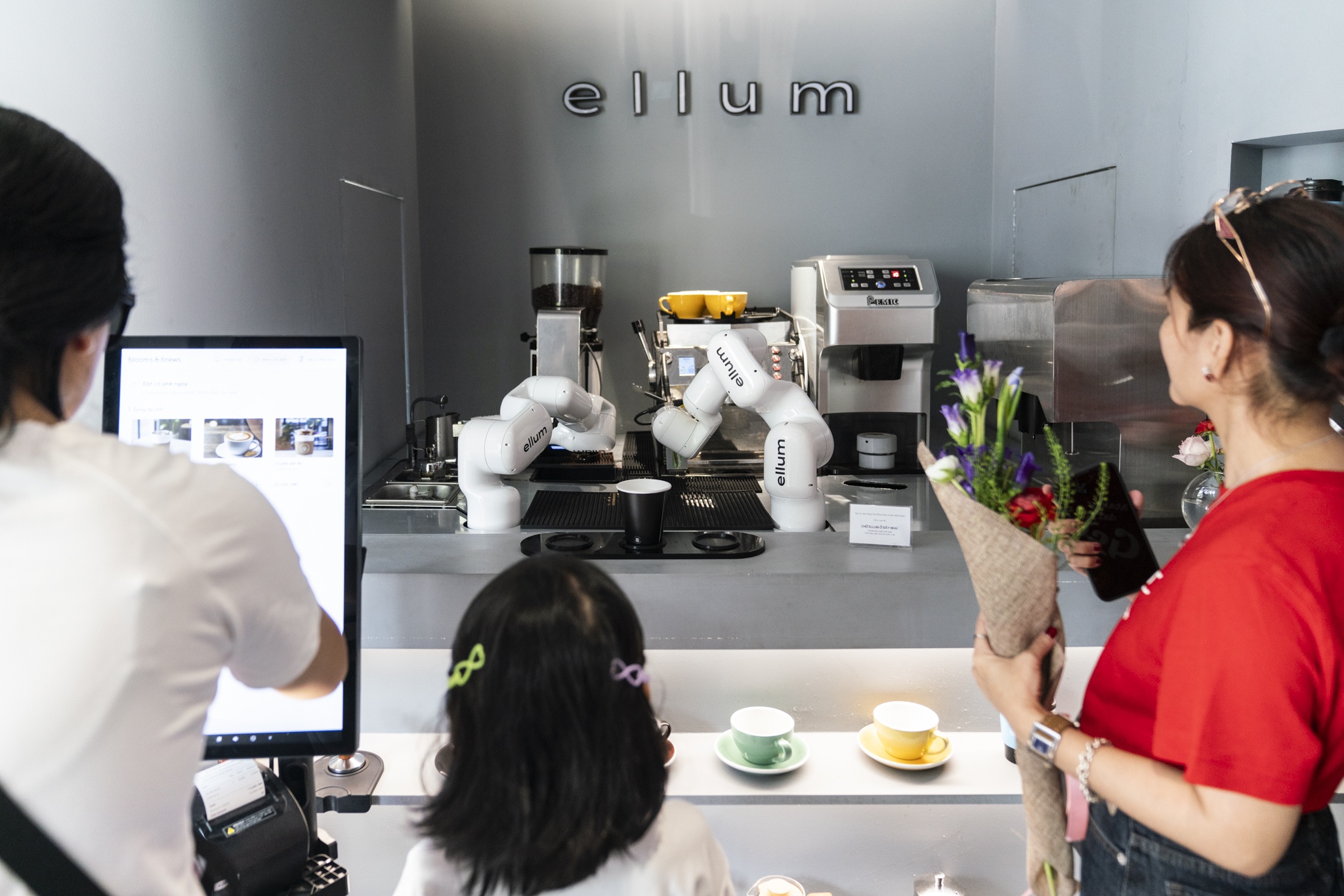 Robot pha ca phe anh 2