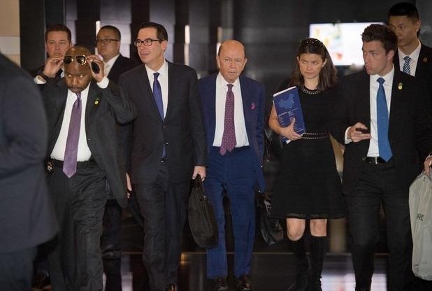 My yeu cau TQ khan cap giam muc tham hut mau dich hinh anh