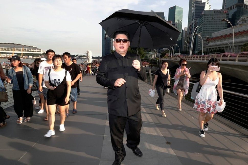 Kim Jong Un giả ảnh 2 Kim Jong Un gia anh 2
