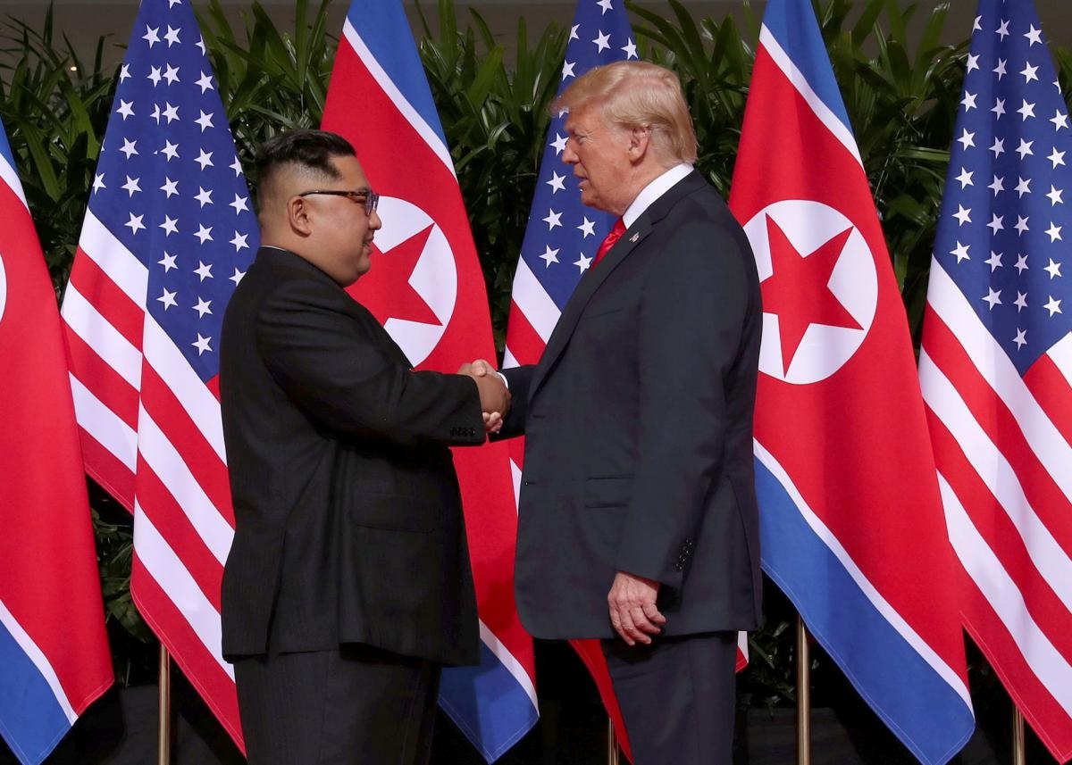 Trump Kim bat tay lich su anh 2