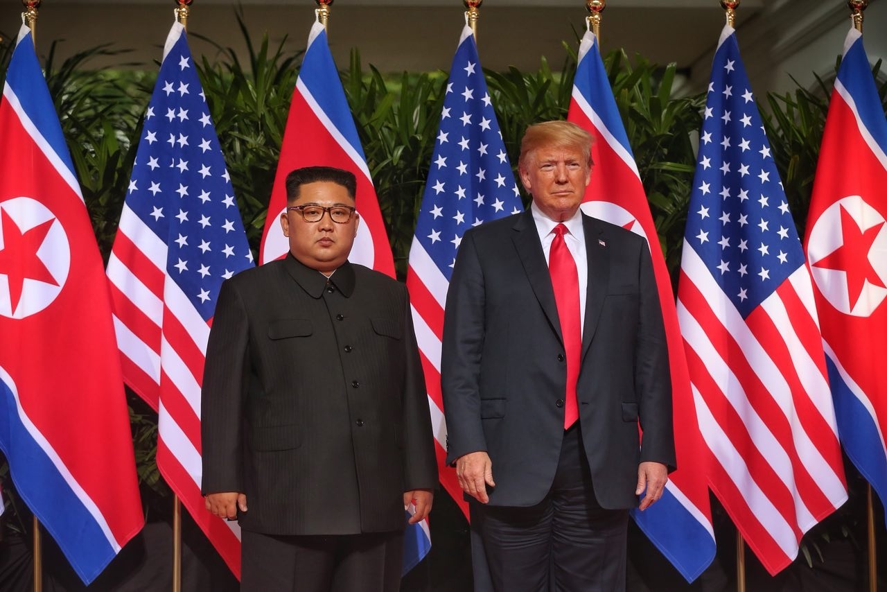 Trump Kim bat tay lich su anh 3