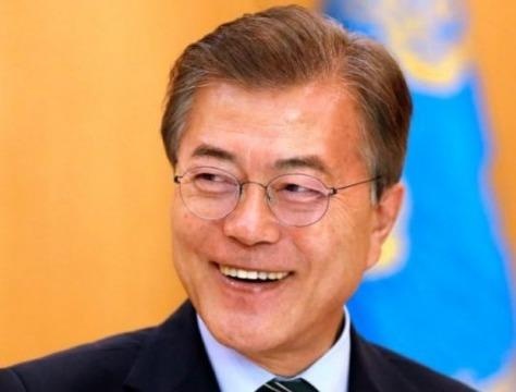 'Moi nguoi dan Han Quoc dang doi theo su kien o Singapore' hinh anh