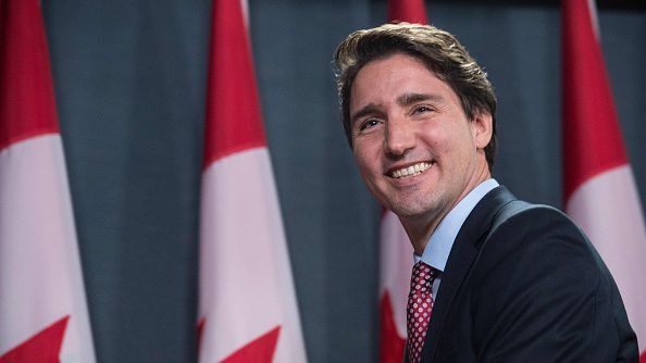 Canada hop phap hoa can sa tu thang 10 hinh anh