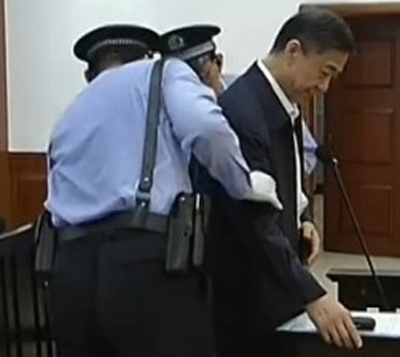 Bac Hy Lai va 'canh tay phai' van tranh cai ve cu dam hinh anh