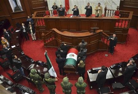 Con do chem chet nghi si trong cuoc phong van hinh anh