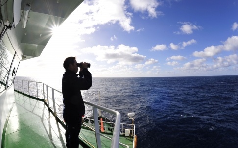 Phat hien 300 vat noi gan noi tim MH370 hinh anh