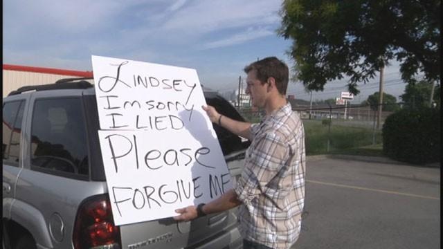 Gio ap phich tren xa lo de xin loi nguoi yeu hinh anh